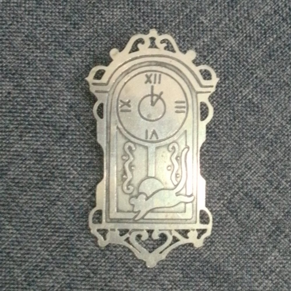 Vintage Retro Unique Hickory Dickory Dock Clock with Mouse Metal Brooch Pin 2.5"
